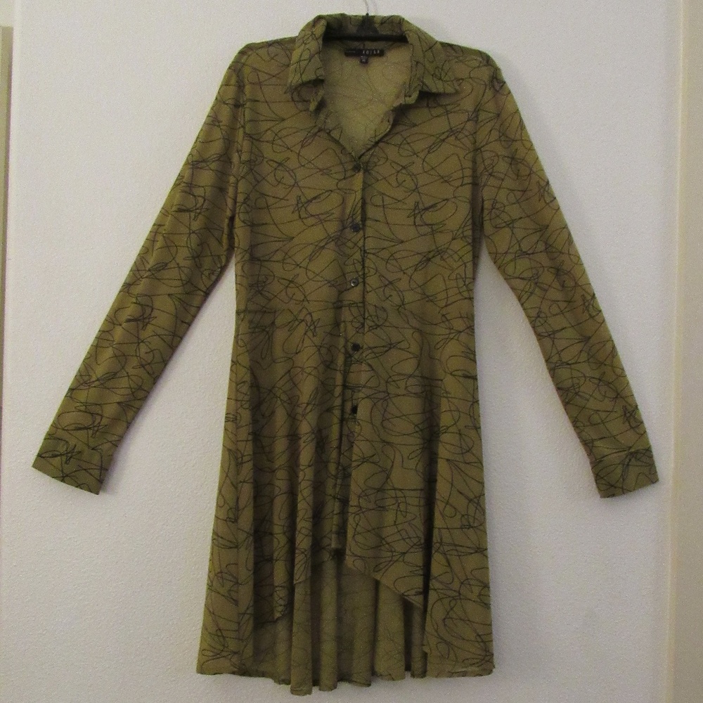 Sheer floaty topper with high/low hem